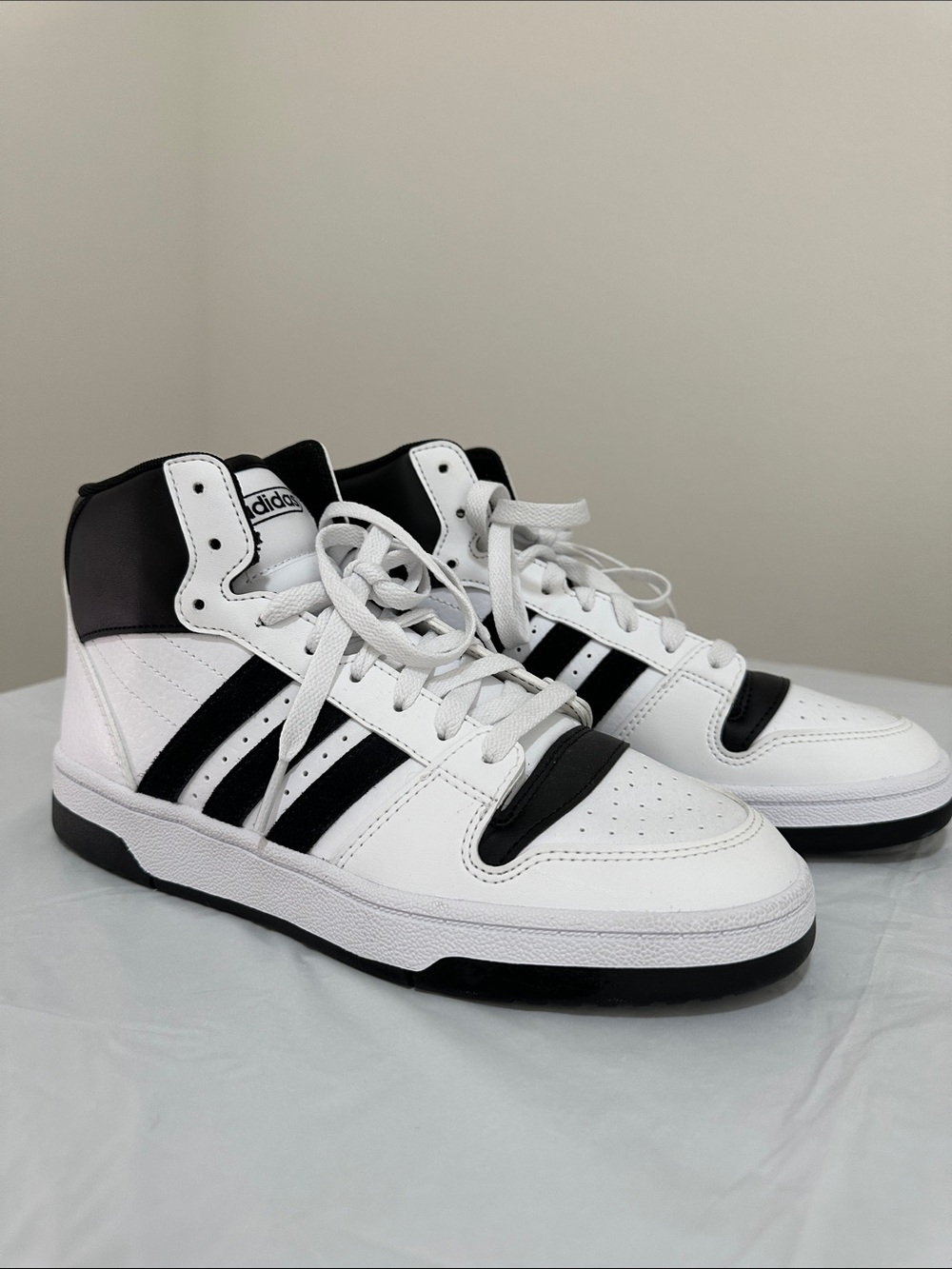 adidas Men’s High-Top Sneakers in White and Black Retro Court Style